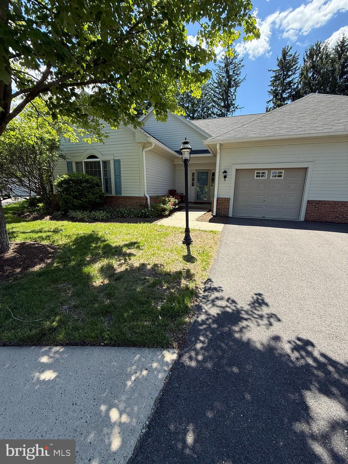 Photo 1 of 33 — 4 EMPRESS COURT, PRINCETON, NJ 08540