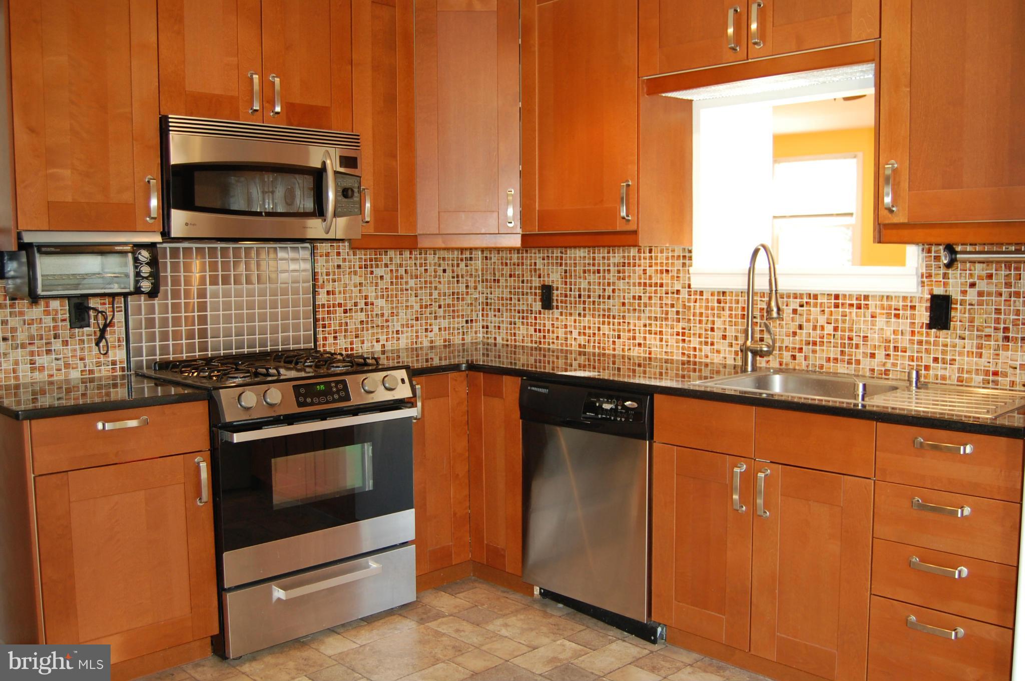 WEST SPRINGFIELD VILLAGE - Residential Lease