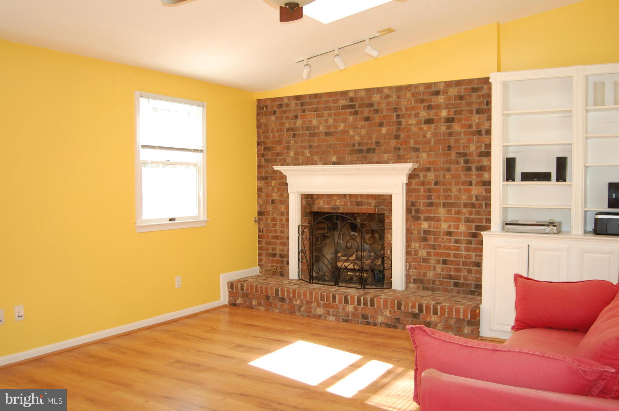 WEST SPRINGFIELD VILLAGE - Residential Lease