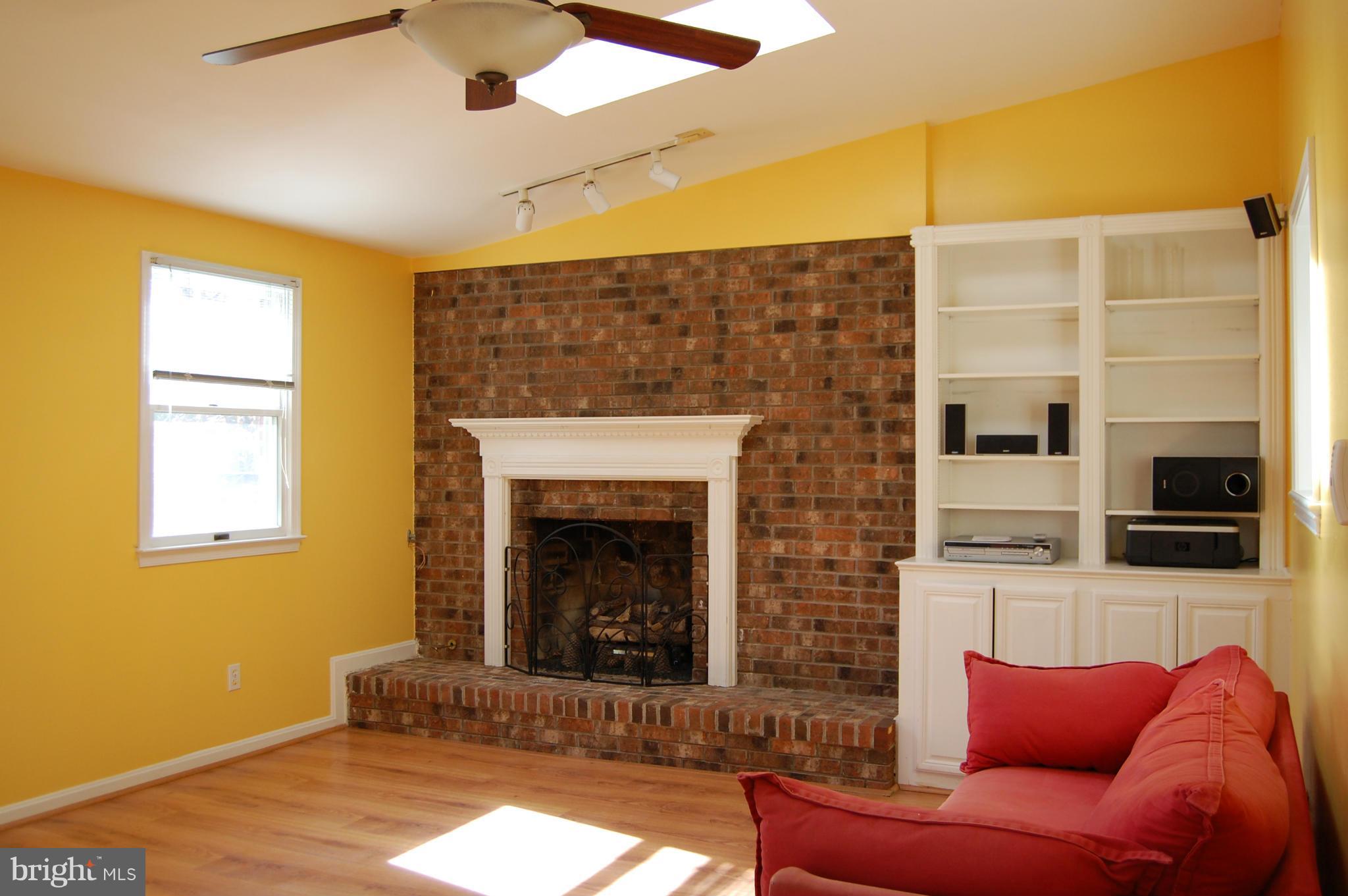 WEST SPRINGFIELD VILLAGE - Residential Lease