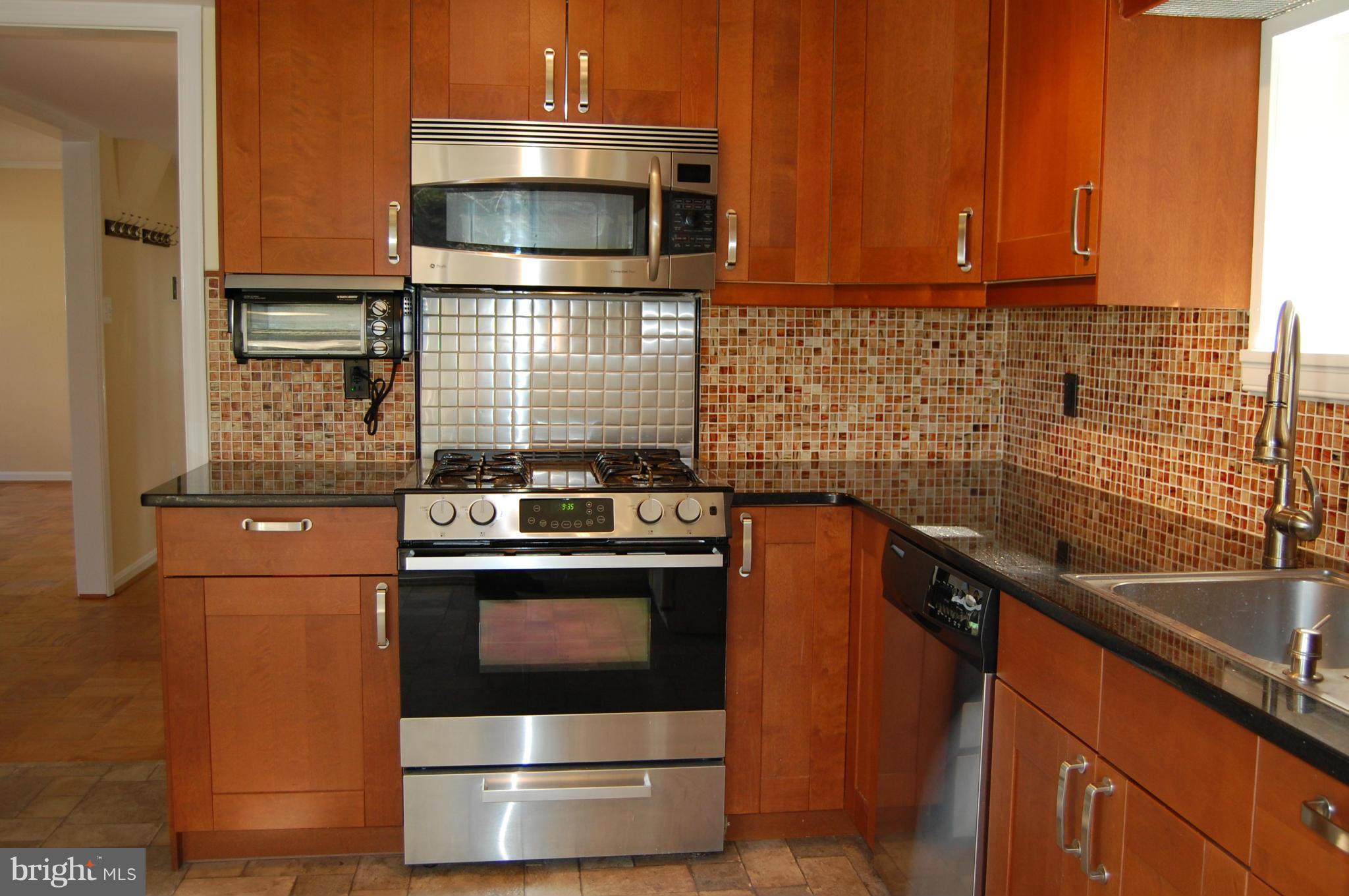 WEST SPRINGFIELD VILLAGE - Residential Lease