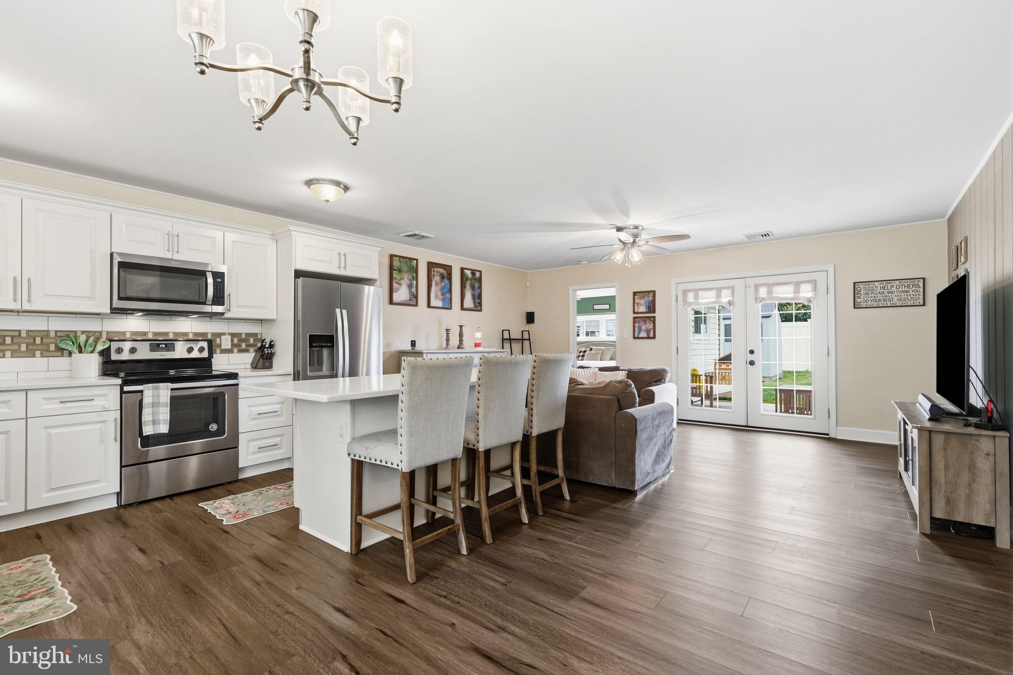 368 LAKESIDE DRIVE