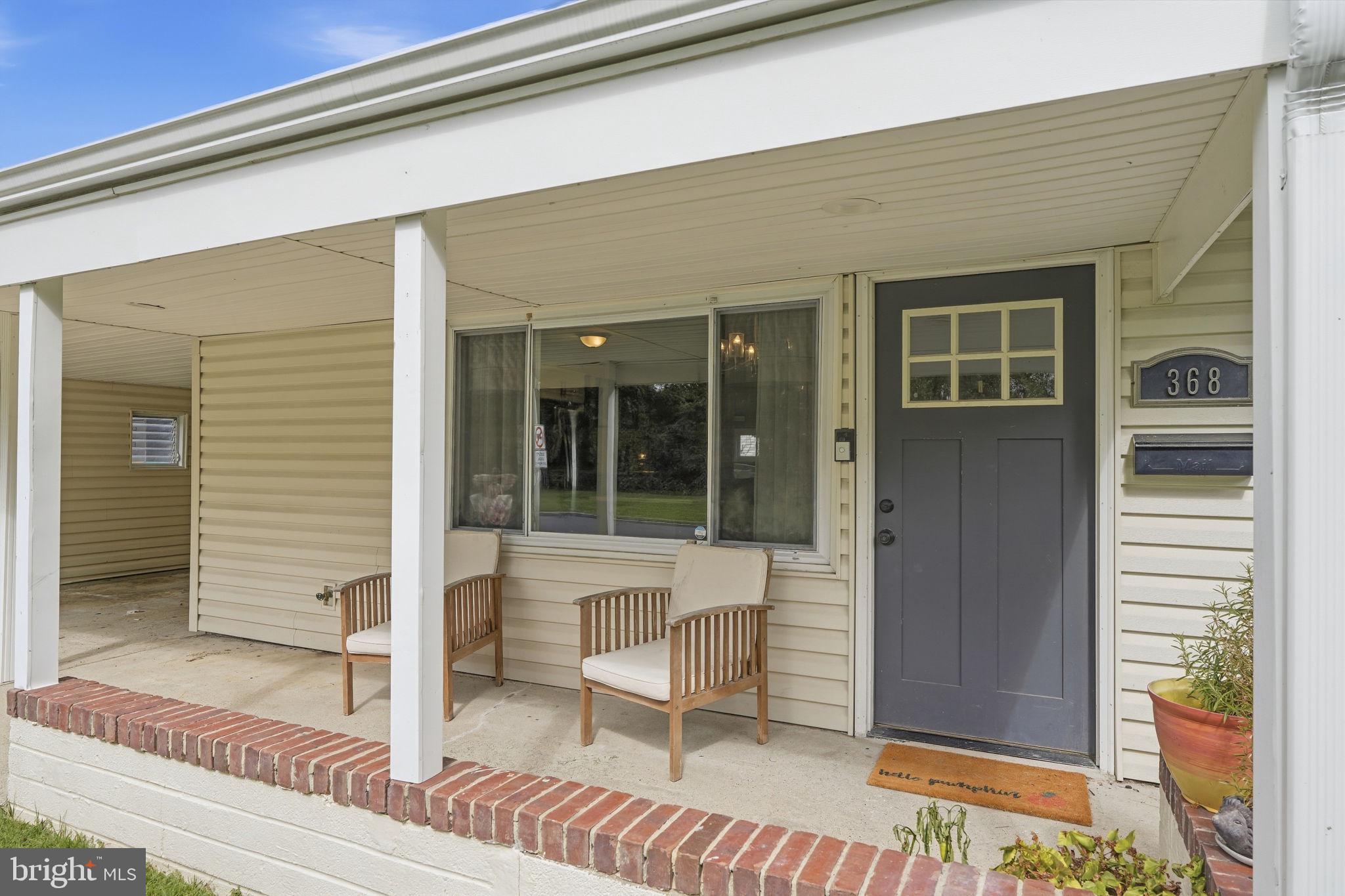 368 LAKESIDE DRIVE