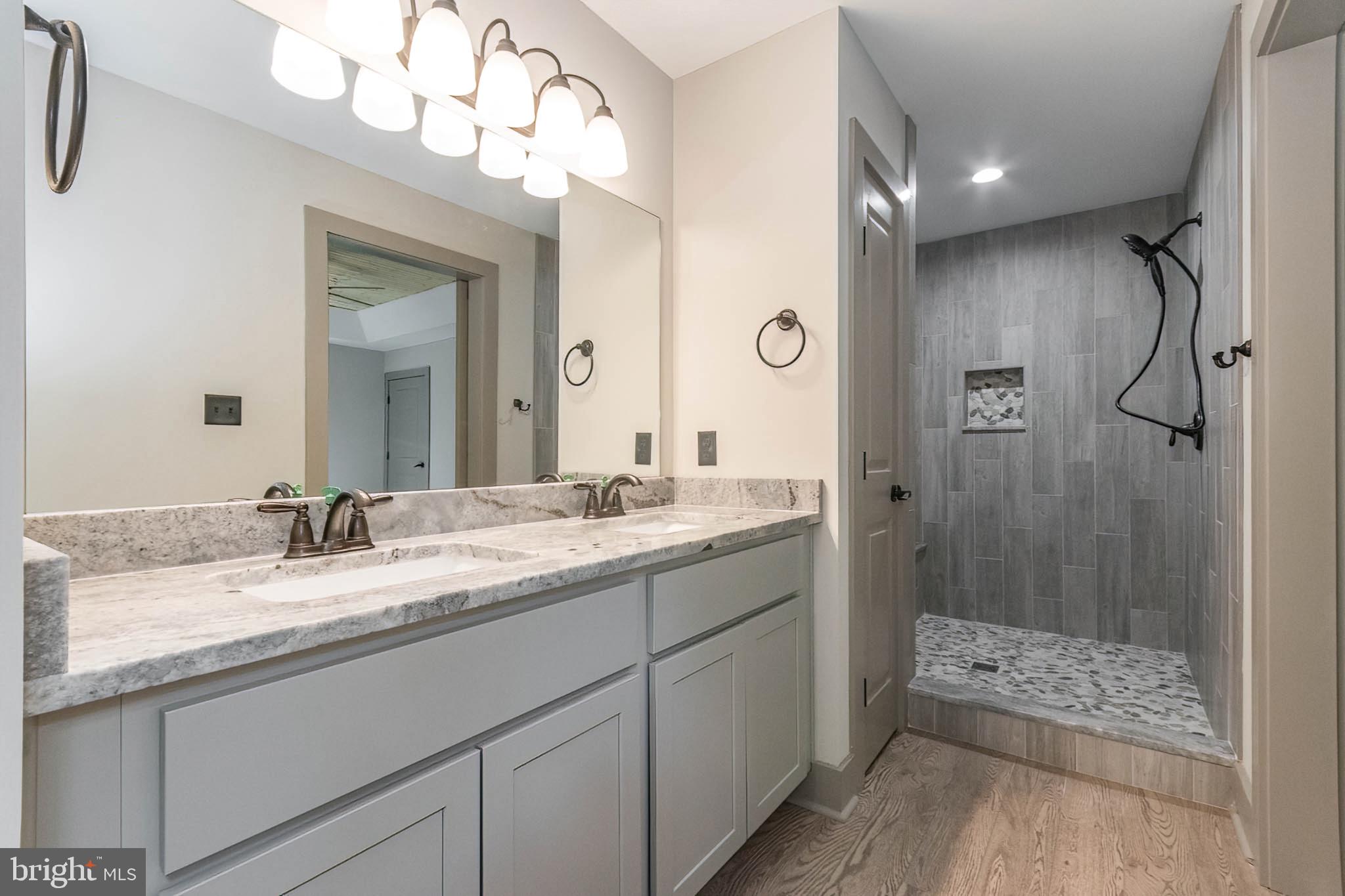 THE WOODS - Residential