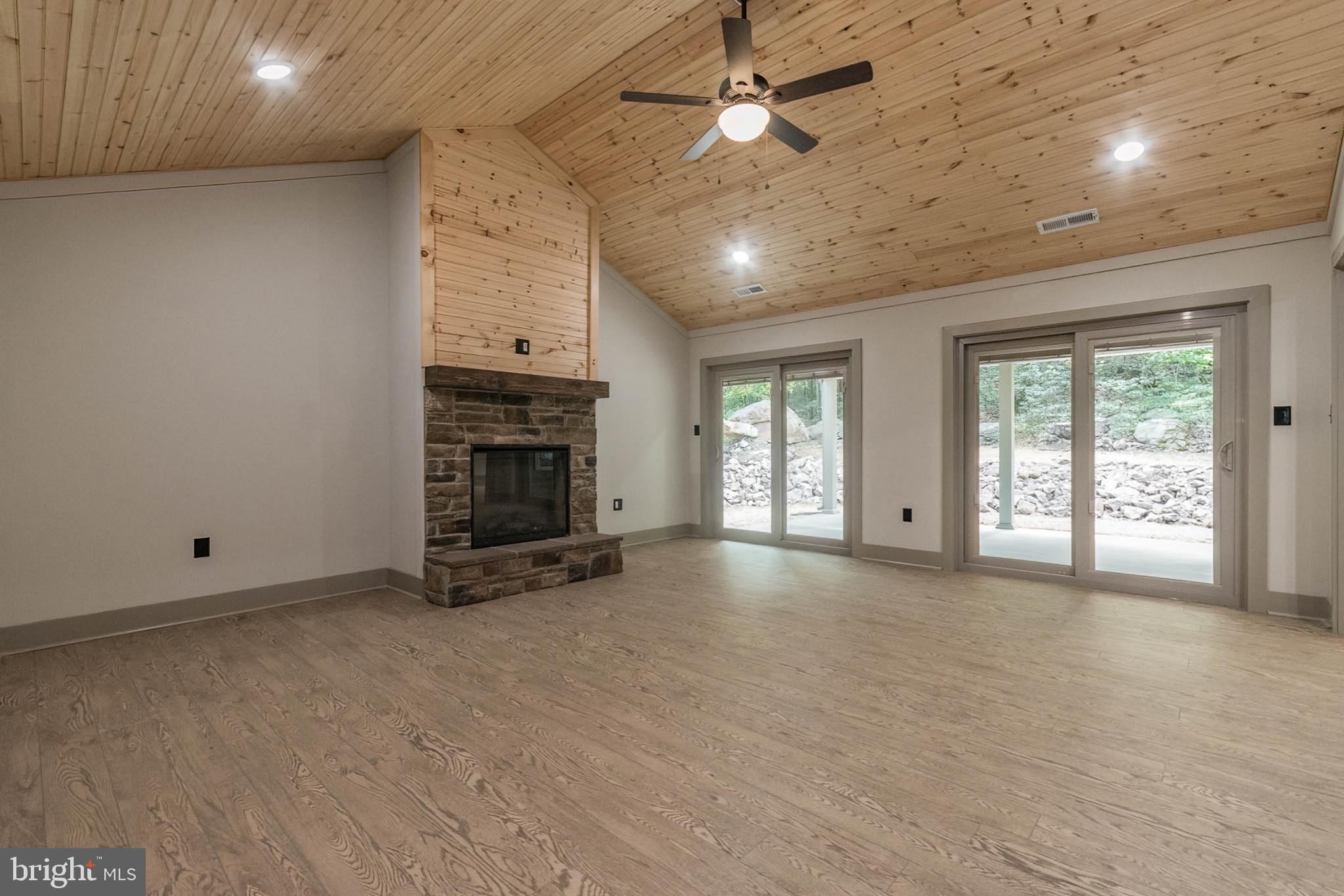 THE WOODS - Residential