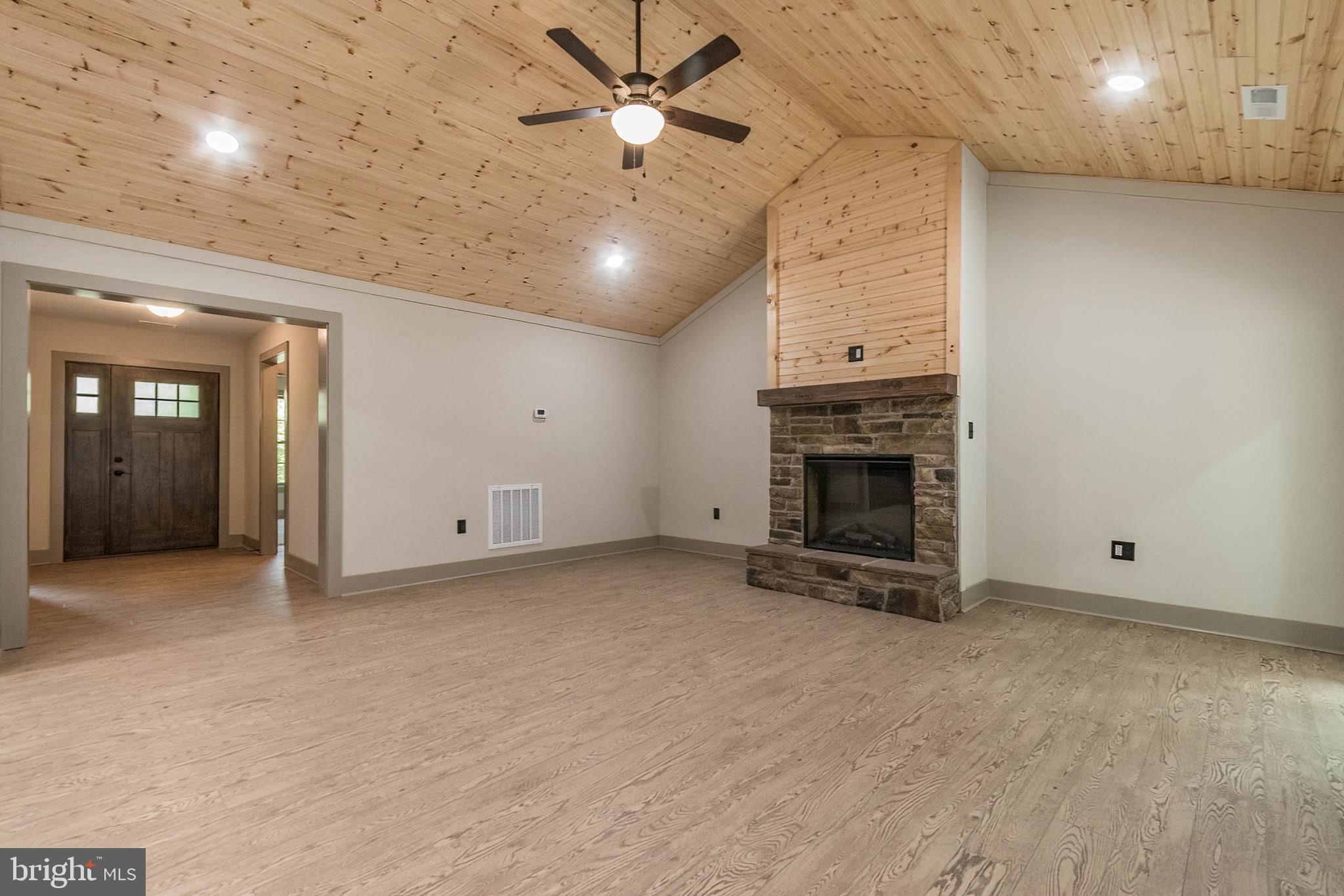 THE WOODS - Residential