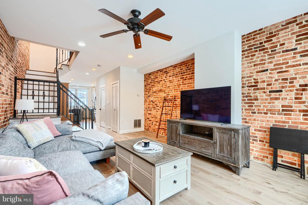 Photo of 3515 O'Donnell Street, BALTIMORE, MD 21224 (MLS # MDBA2189396)