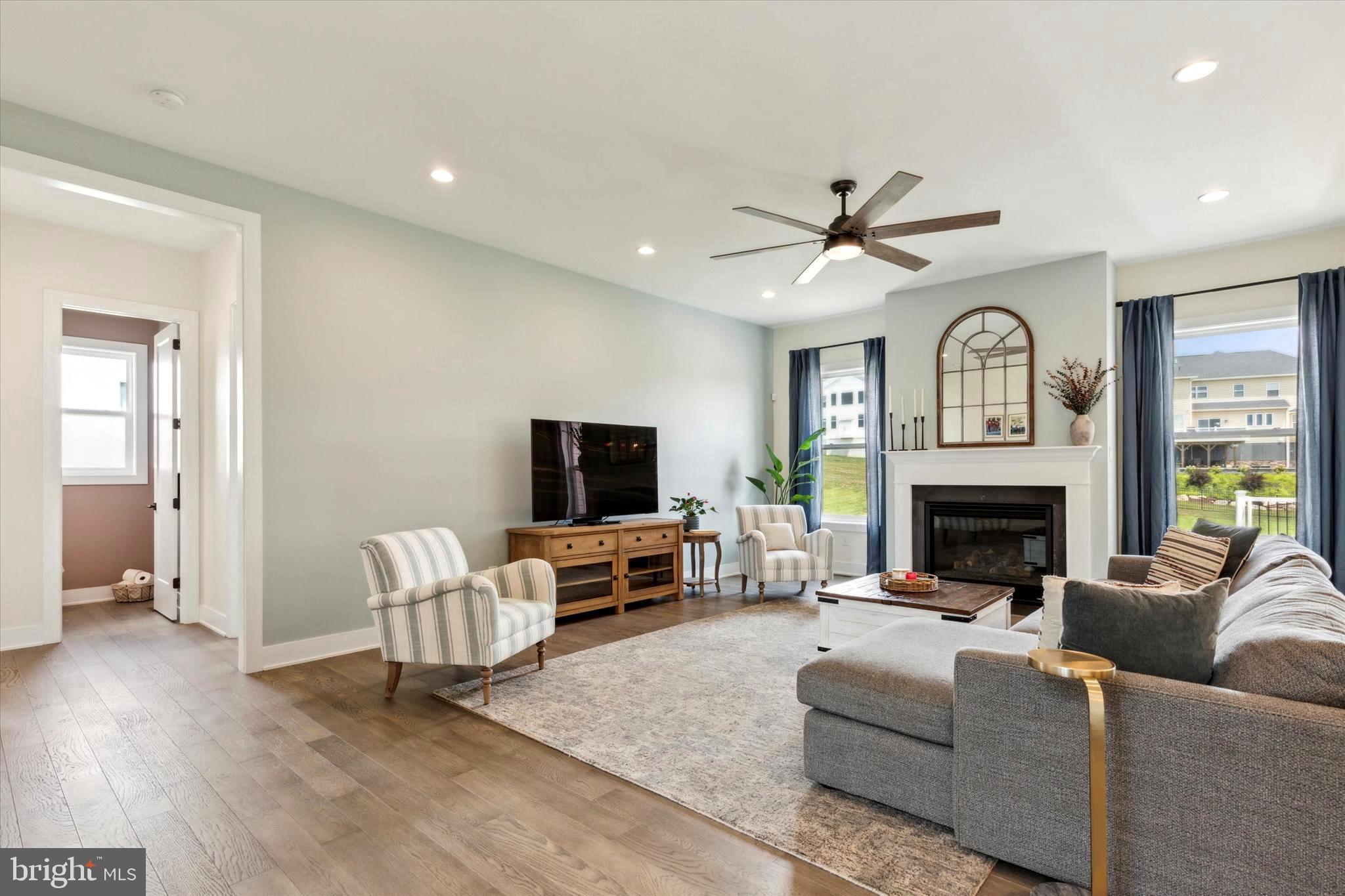 RESERVE AT CENTER SQUARE - Residential