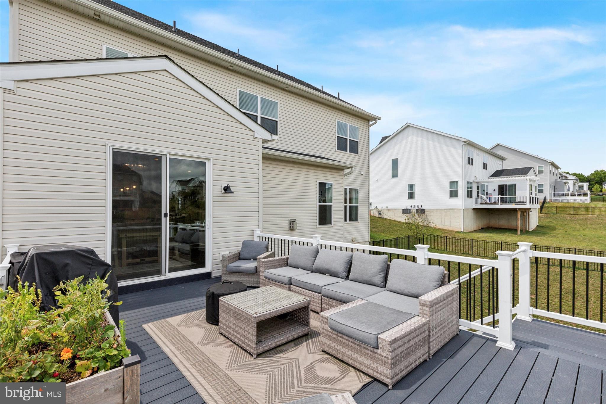 RESERVE AT CENTER SQUARE - Residential