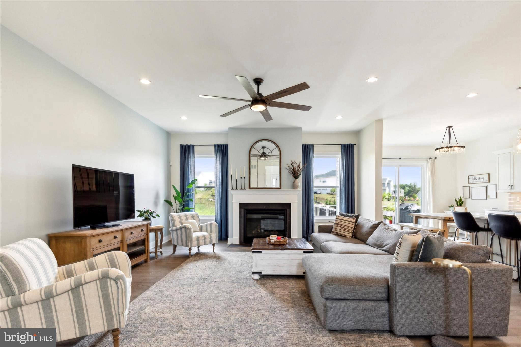 RESERVE AT CENTER SQUARE - Residential