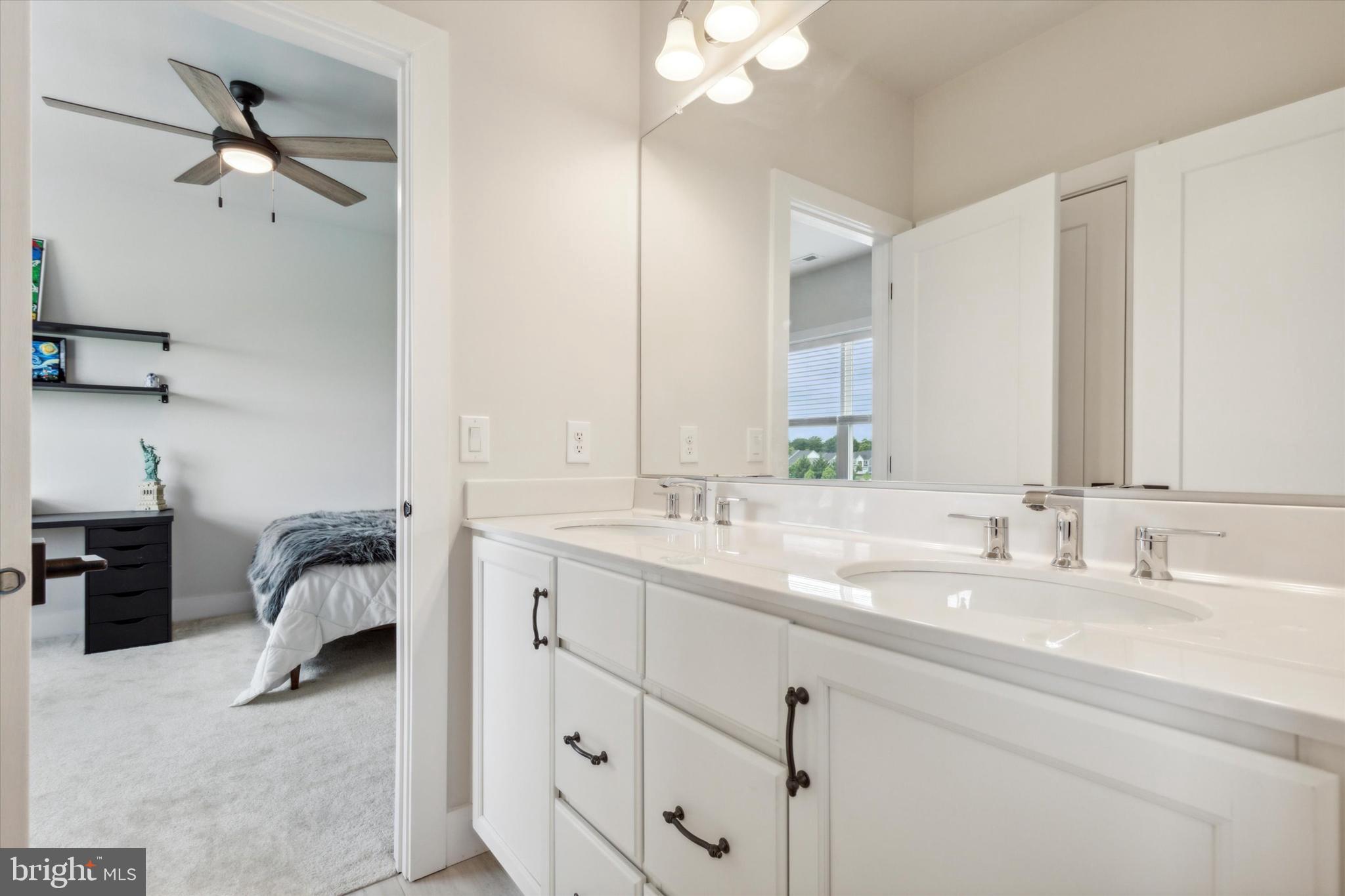 RESERVE AT CENTER SQUARE - Residential