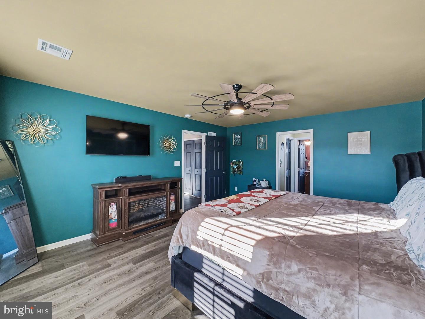 ROLLING MEADOWS - Residential