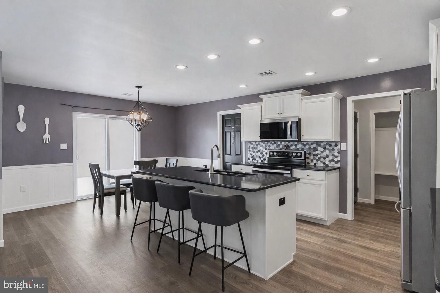 ROLLING MEADOWS - Residential