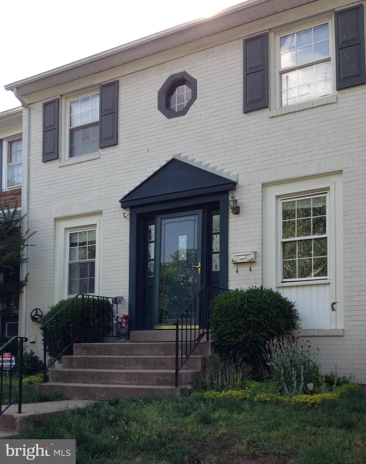 GREENWICH HILL - Farm