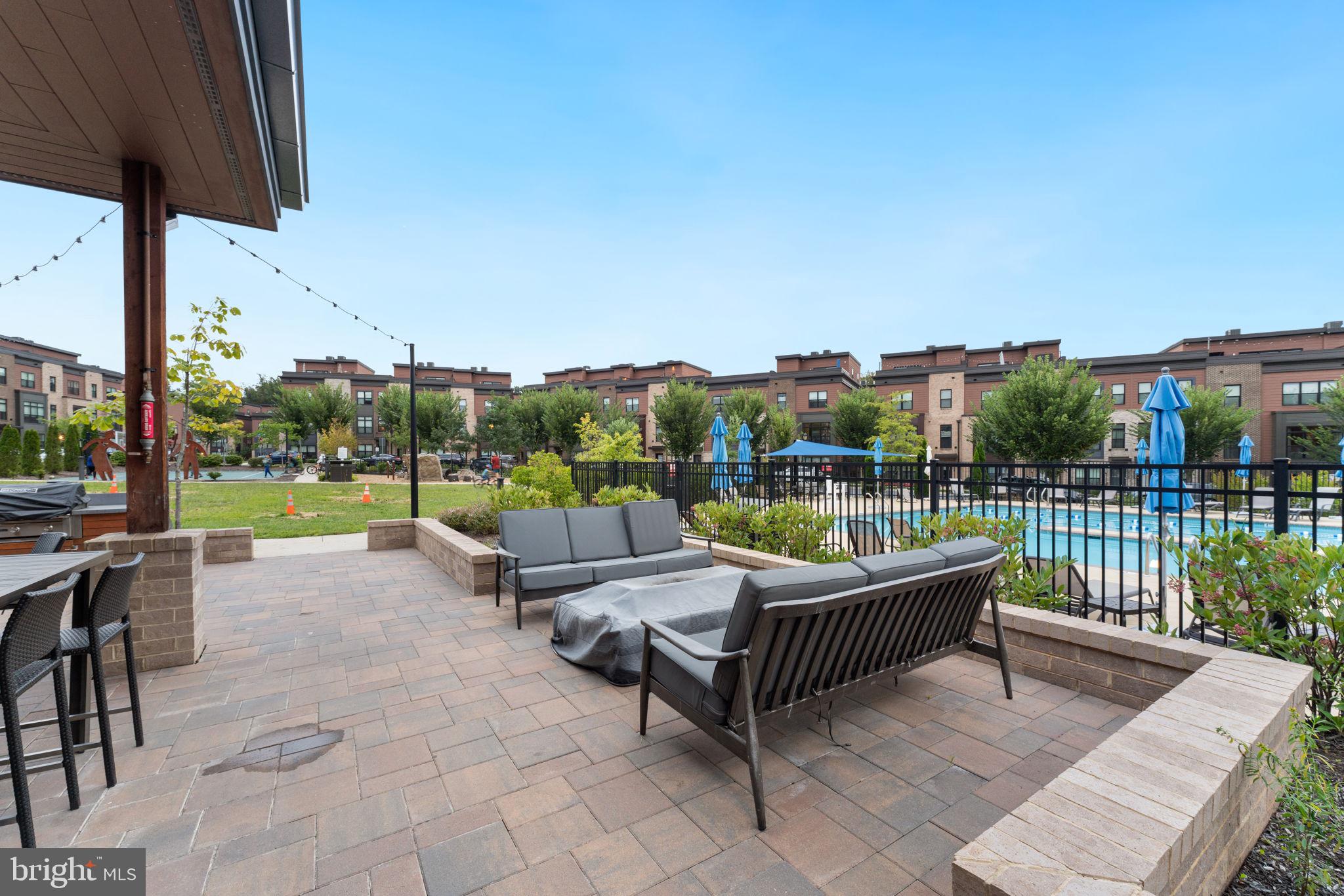 TOWER OAKS - Residential Lease