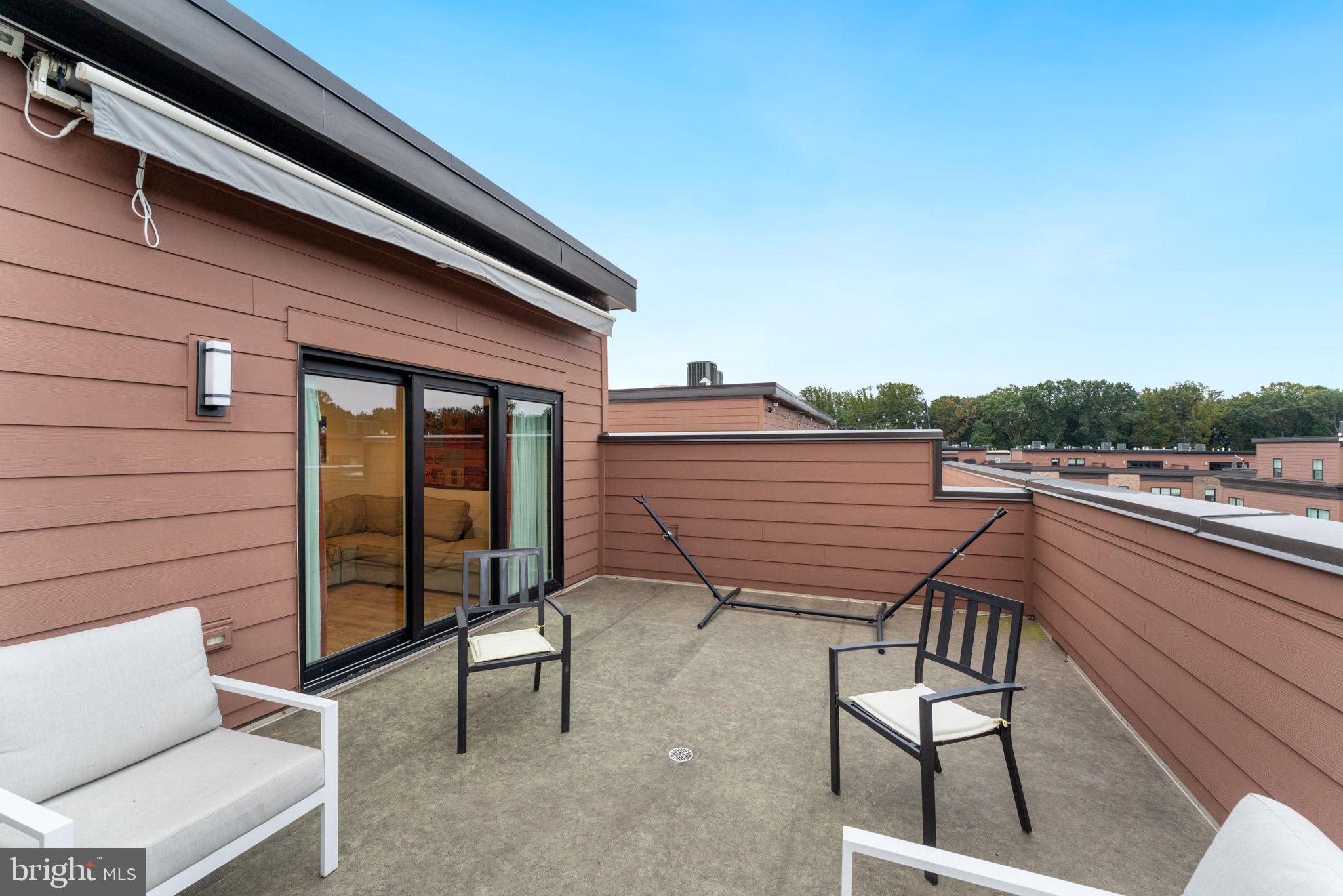 TOWER OAKS - Residential Lease