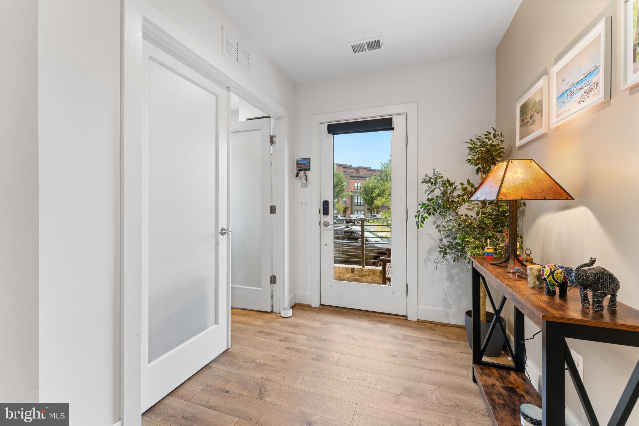 TOWER OAKS - Residential Lease