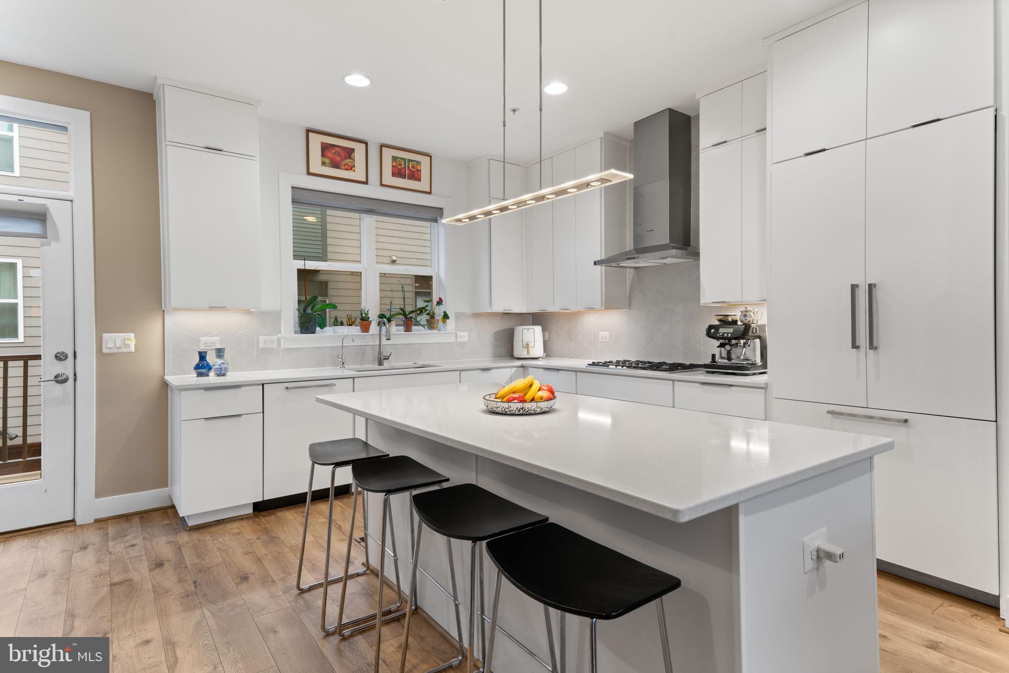 TOWER OAKS - Residential Lease