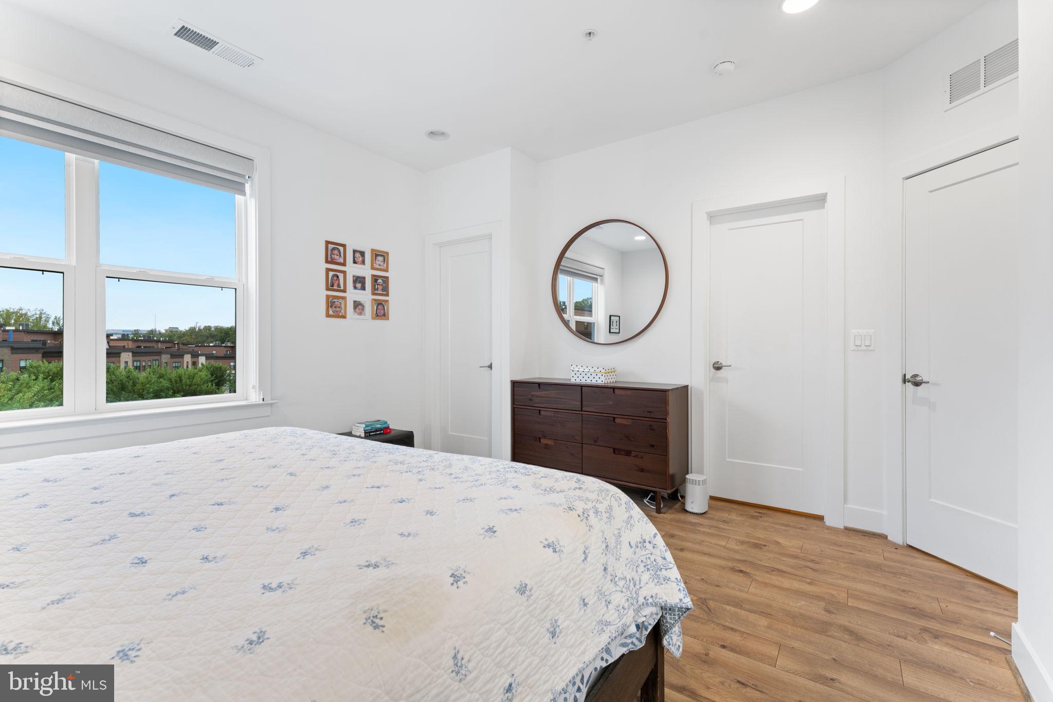 TOWER OAKS - Residential Lease