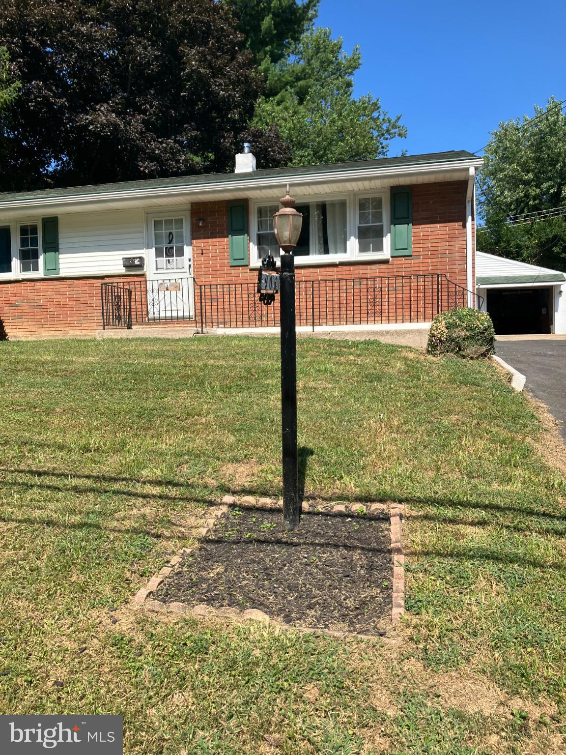 ARDSLEY - Residential