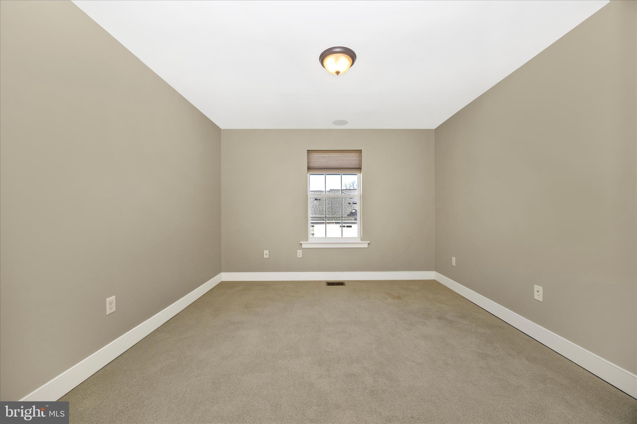 SUMMIT HALL RESERVE - Residential