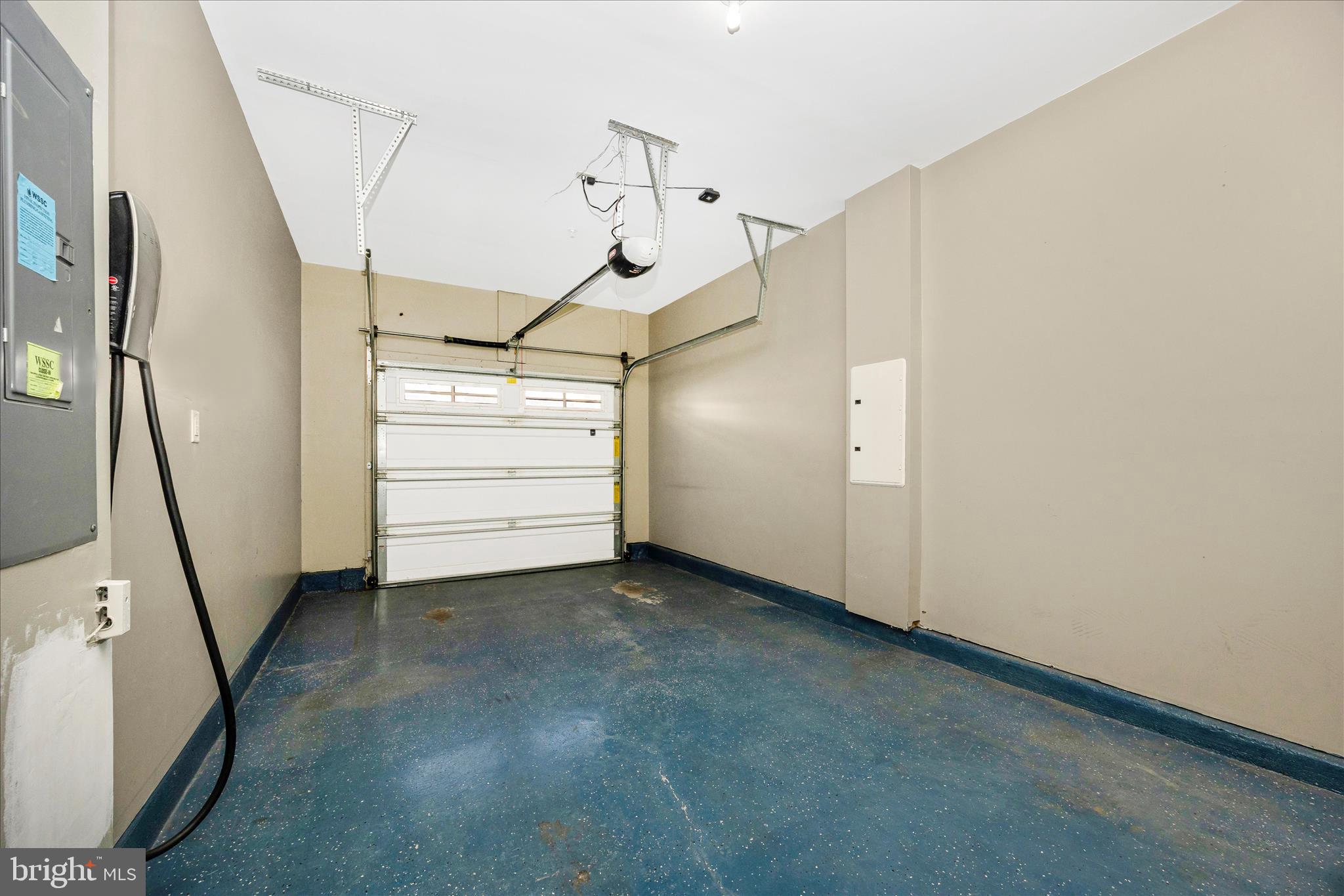 SUMMIT HALL RESERVE - Residential