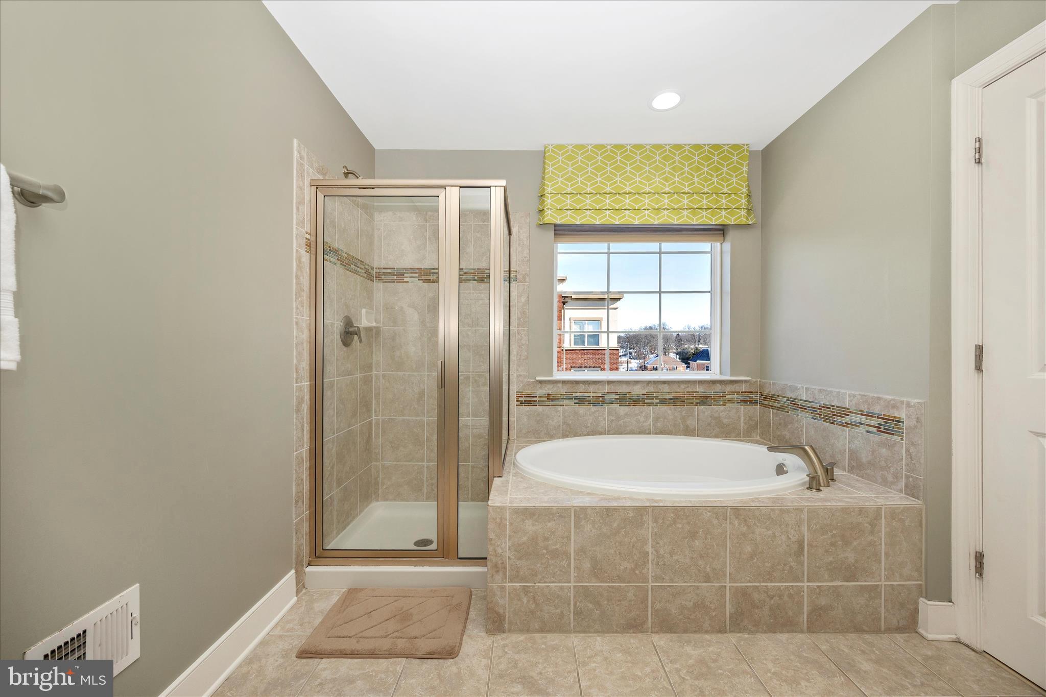 SUMMIT HALL RESERVE - Residential