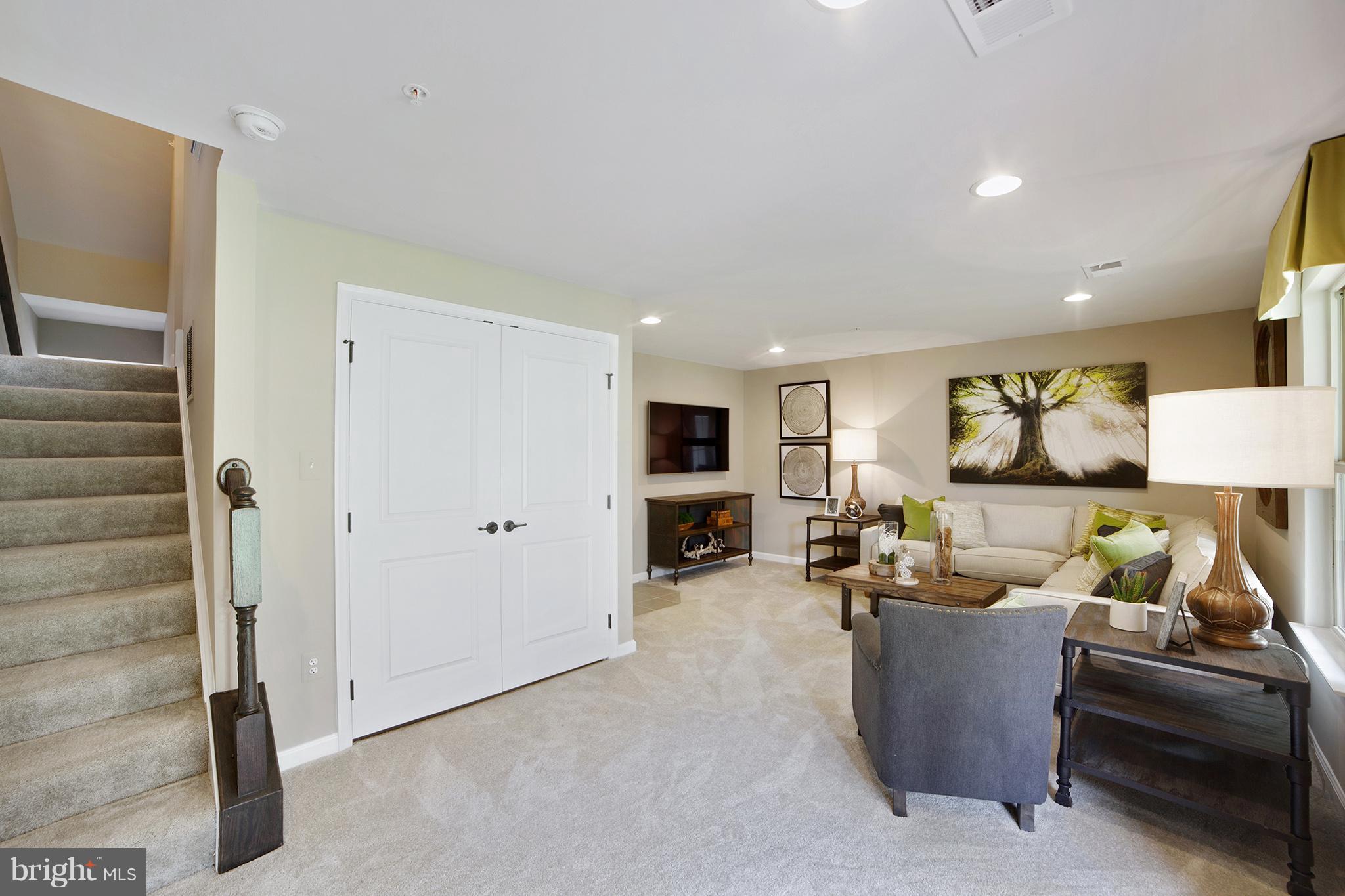 PONDVIEW - Residential