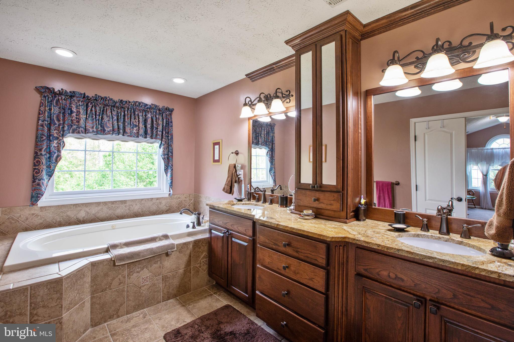 FOXHALL ESTATES - Residential