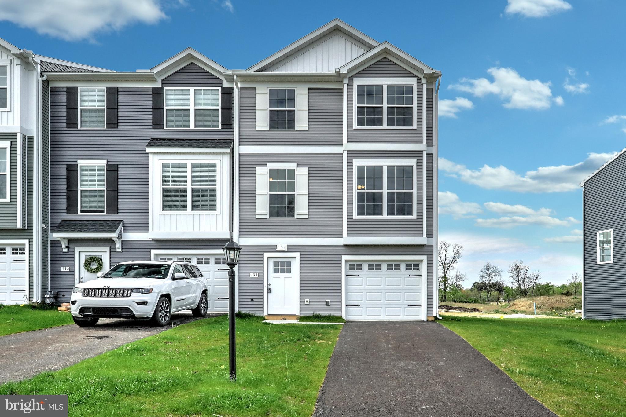 HUDSON RIDGE - Residential