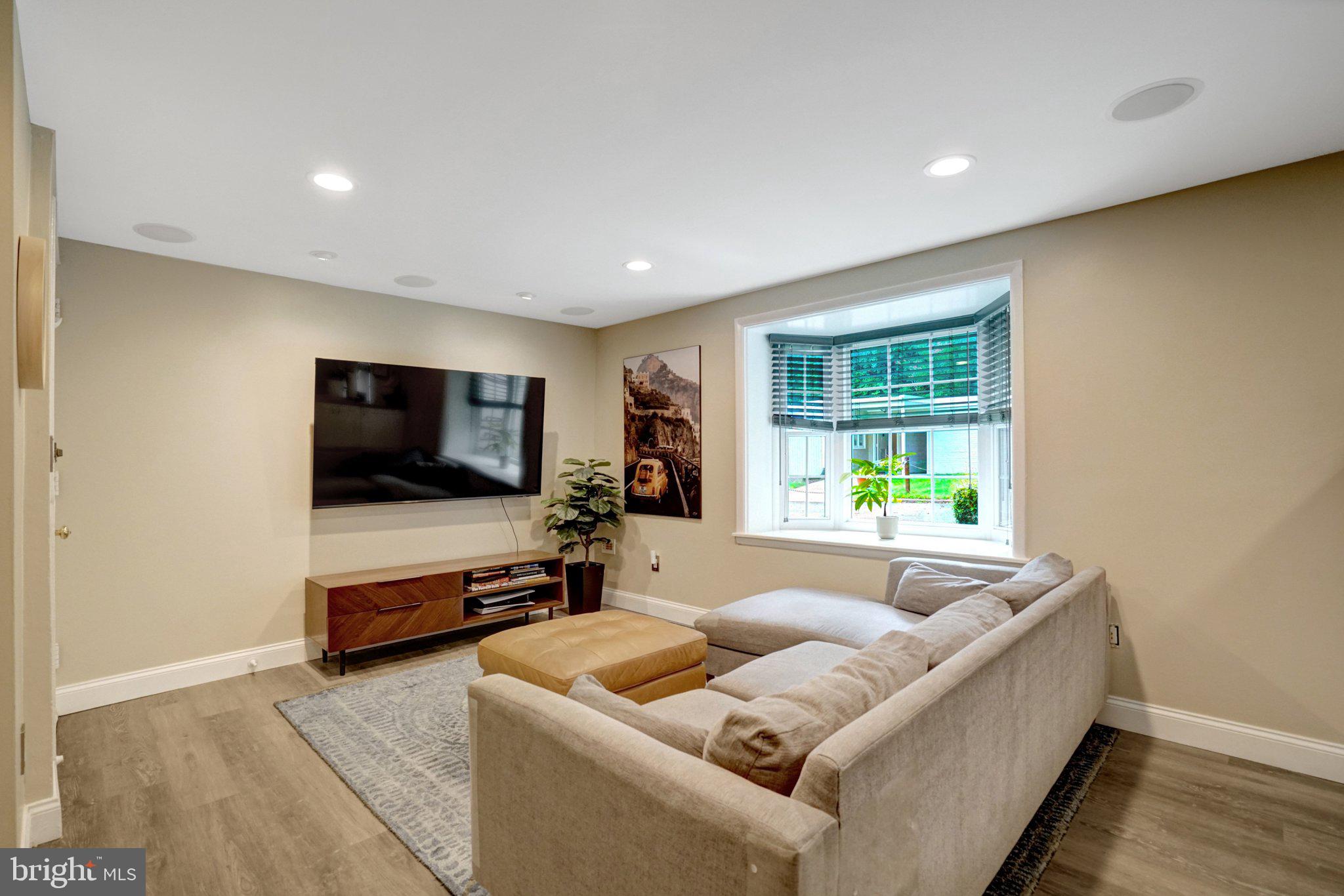 706 S ARLINGTON MILL DRIVE 18103