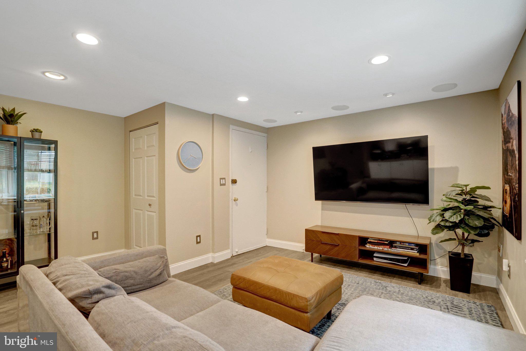 706 S ARLINGTON MILL DRIVE 18103