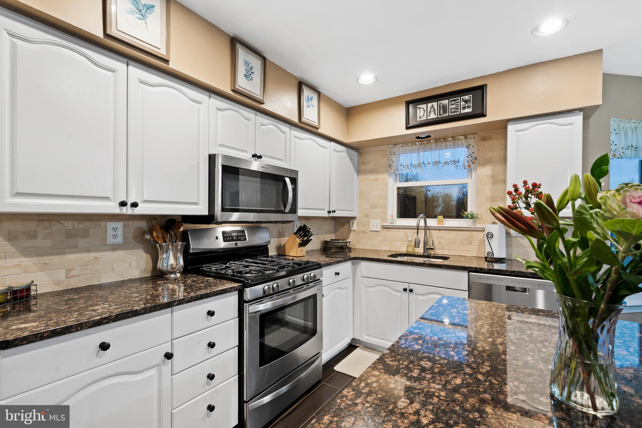 HIDDEN POND - Residential