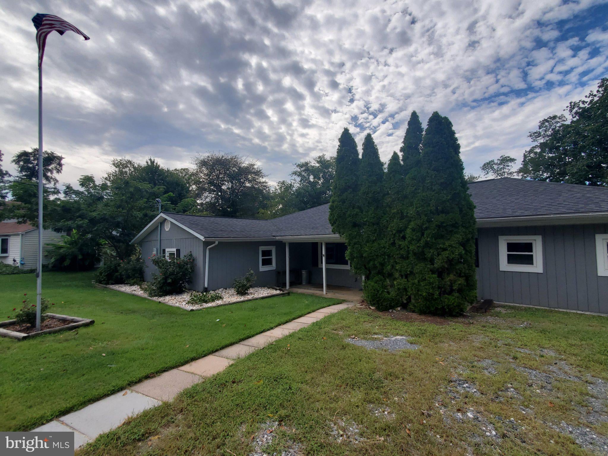 610 LAUREL DRIVE