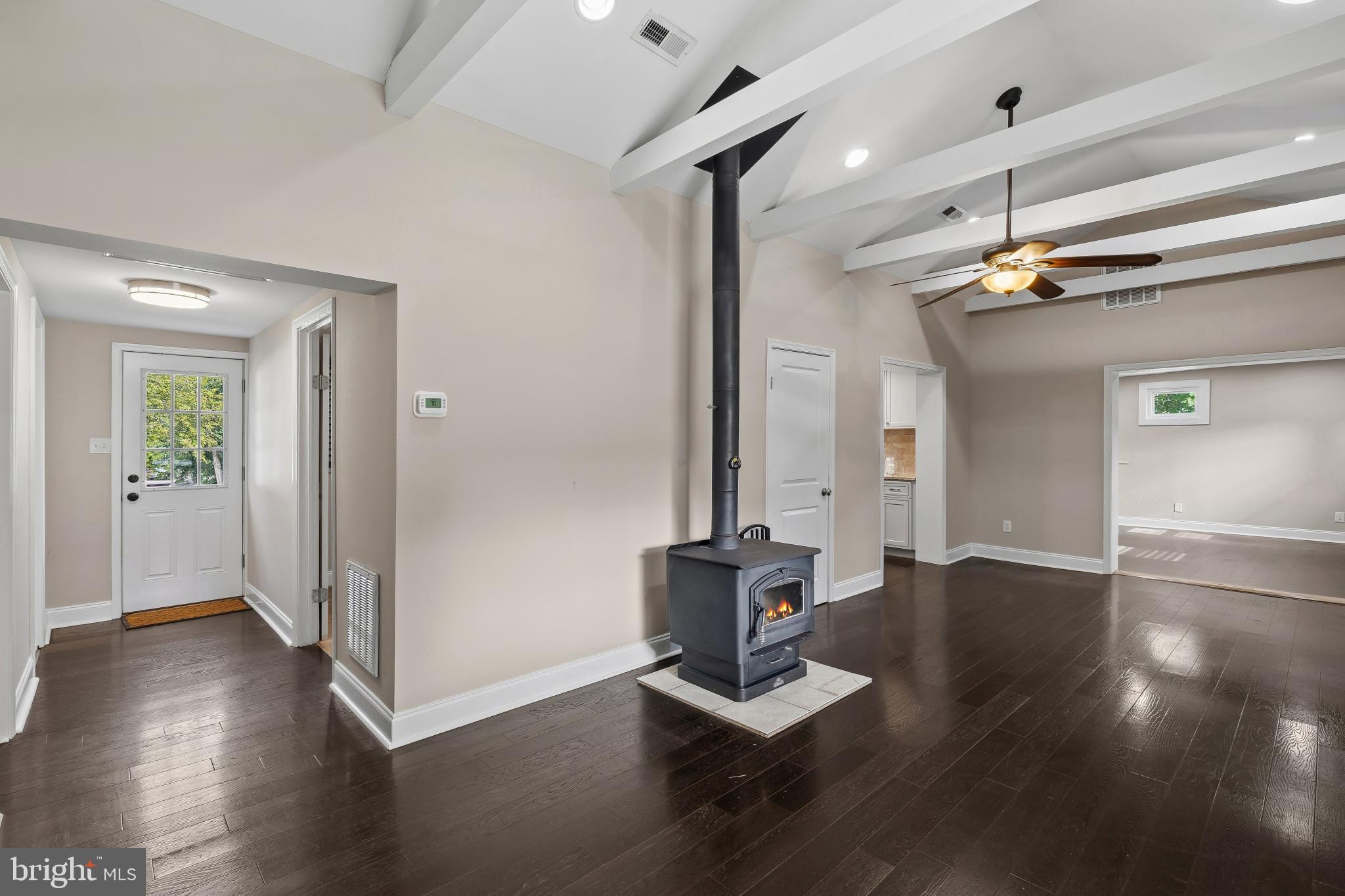 610 LAUREL DRIVE