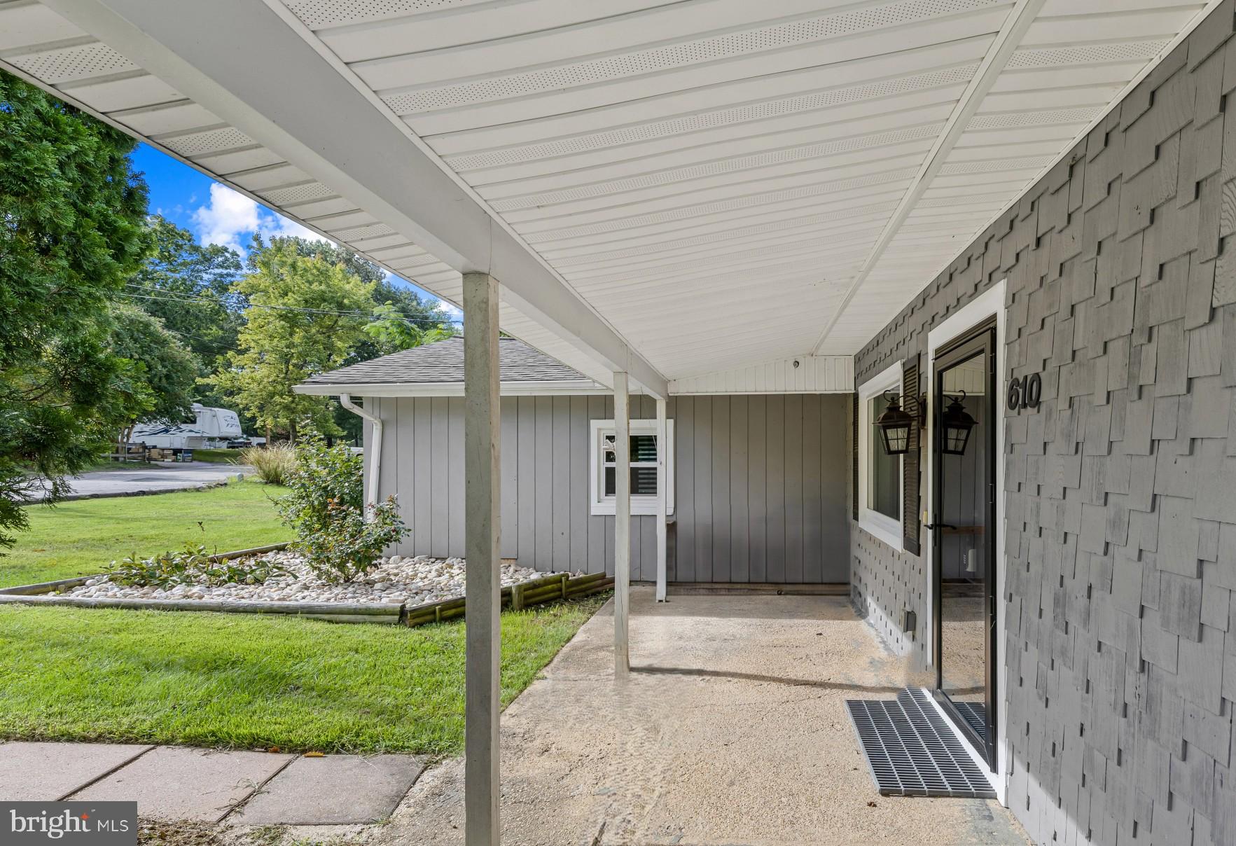 610 LAUREL DRIVE