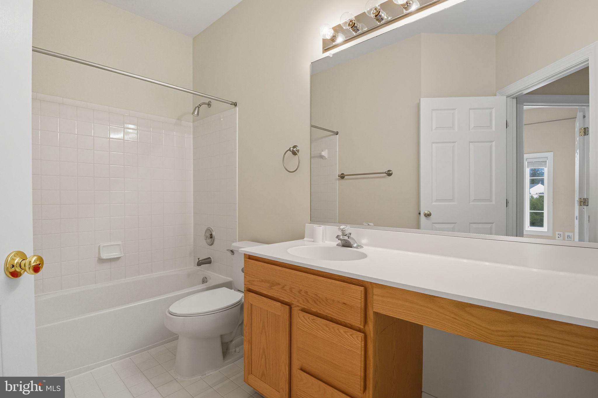 VIRGINIA OAKS - Residential