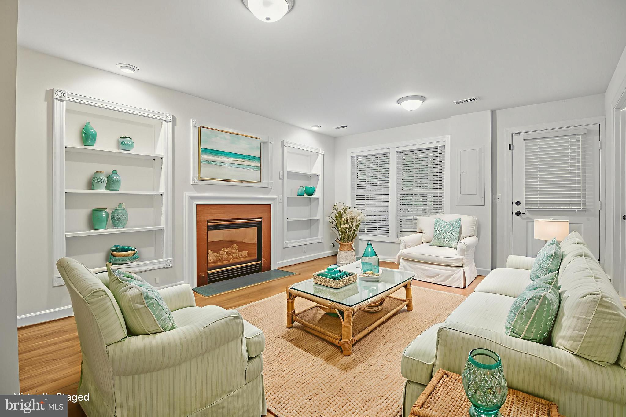 VIRGINIA OAKS - Residential