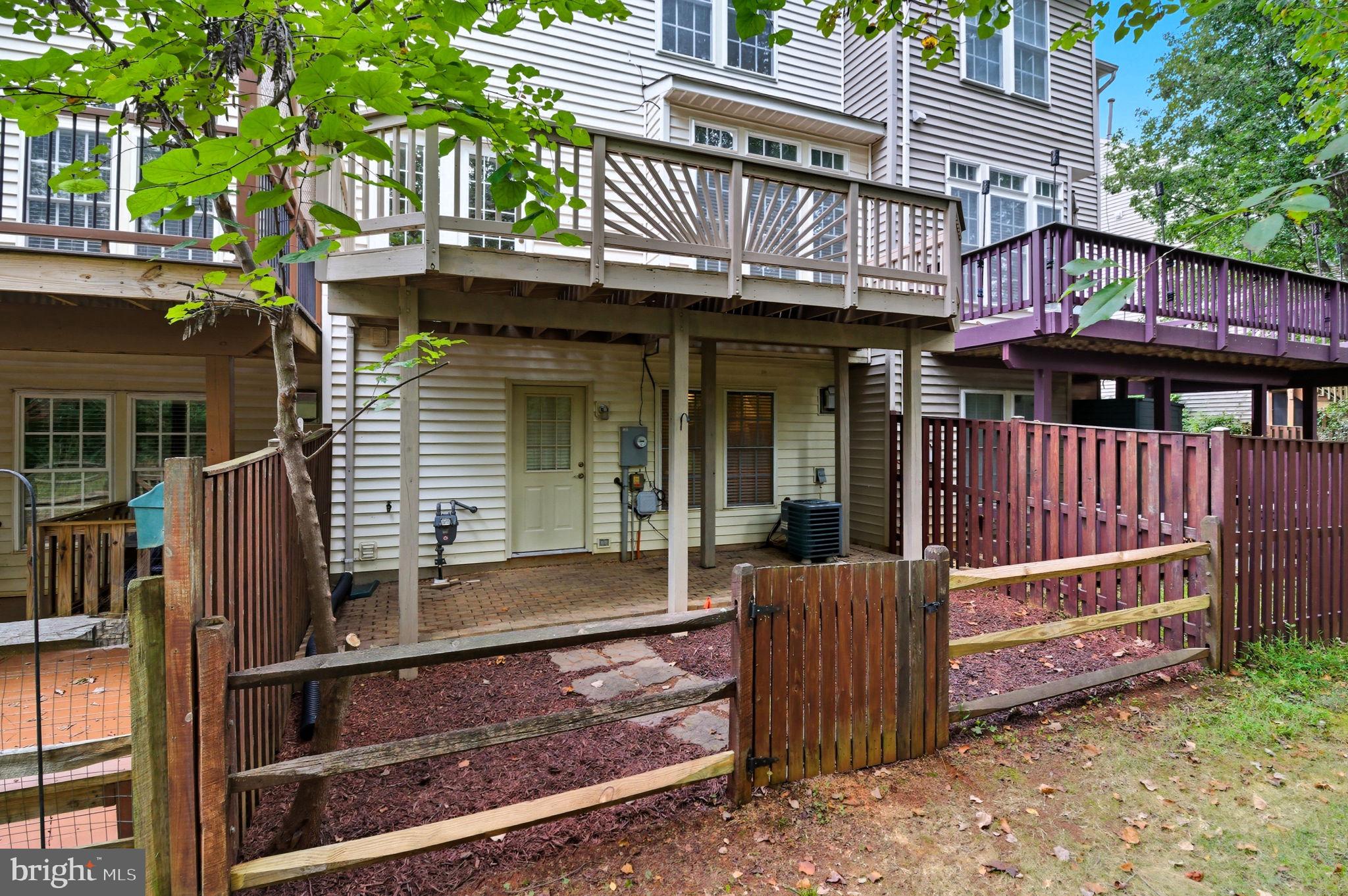 VIRGINIA OAKS - Residential