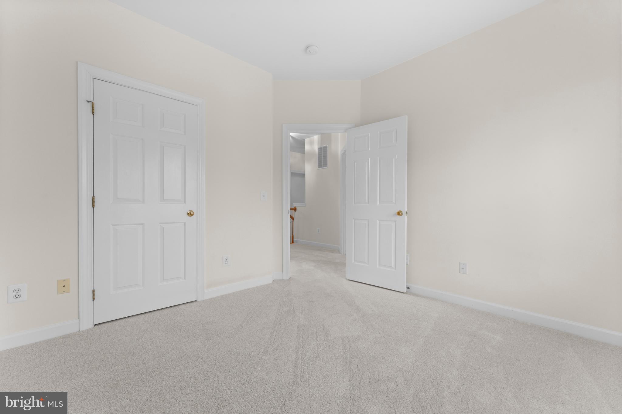 VIRGINIA OAKS - Residential