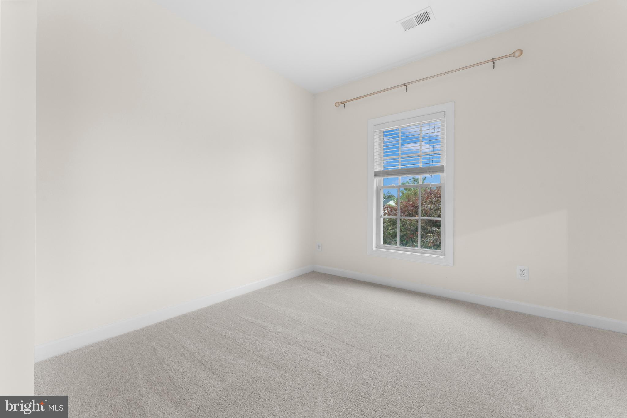 VIRGINIA OAKS - Residential