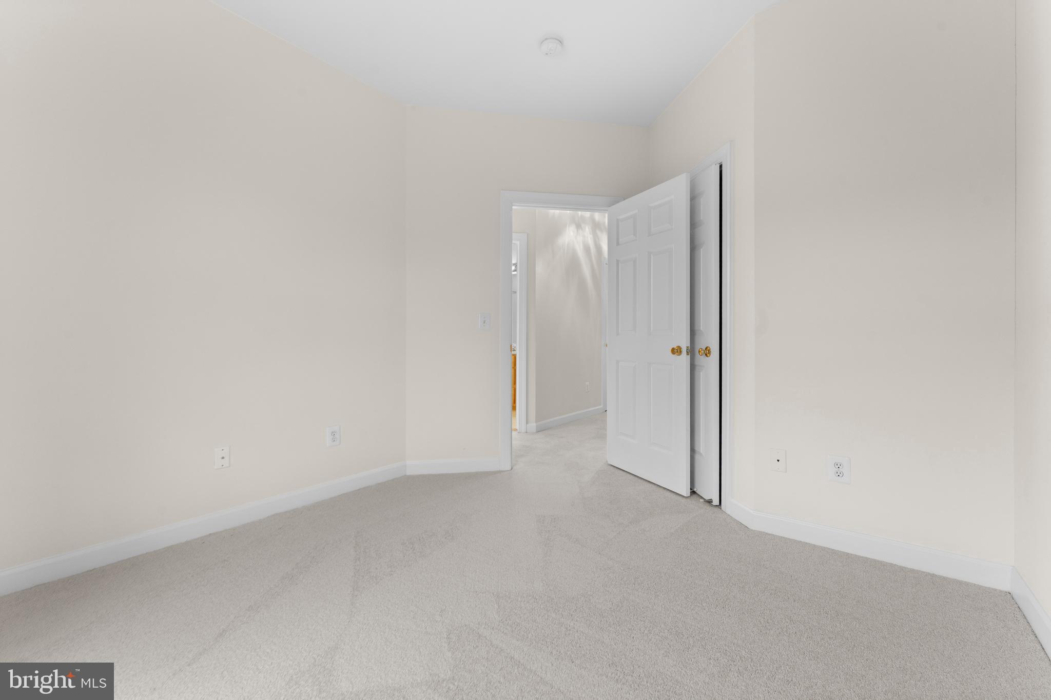 VIRGINIA OAKS - Residential