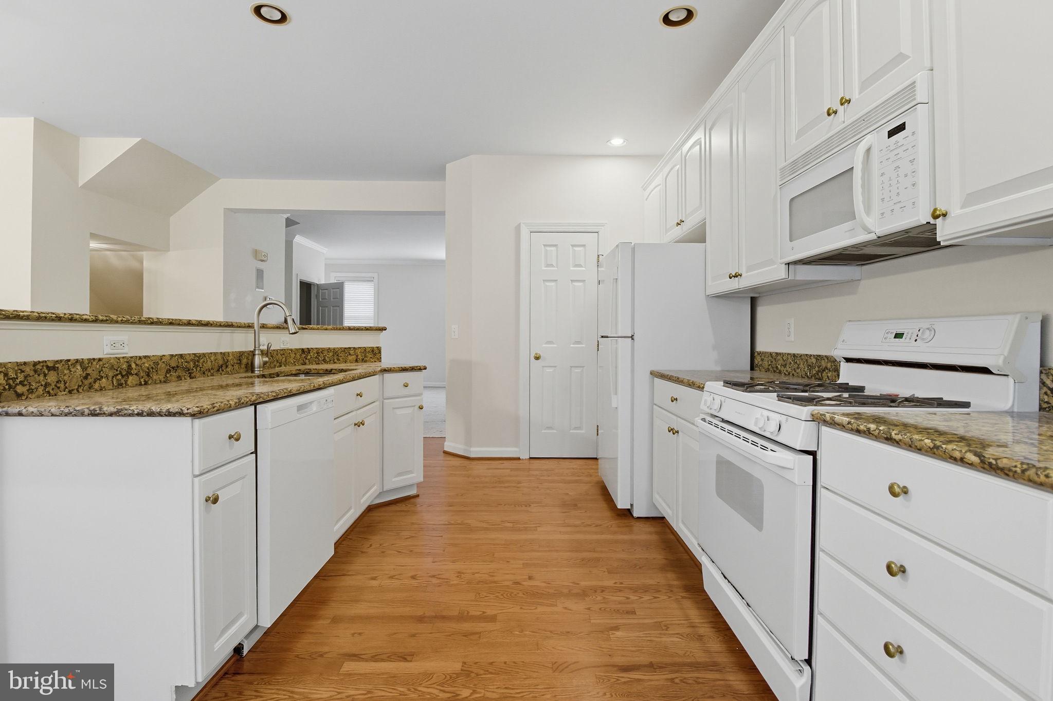 VIRGINIA OAKS - Residential