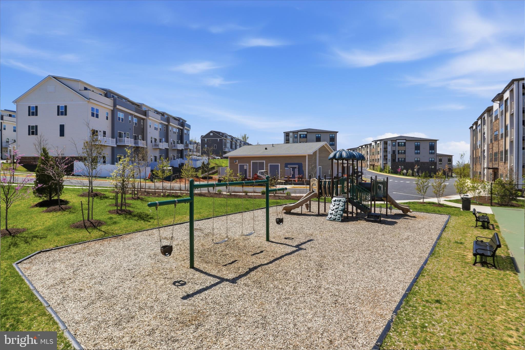 LOUDOUN VIEW CONDO FLATS - Residential