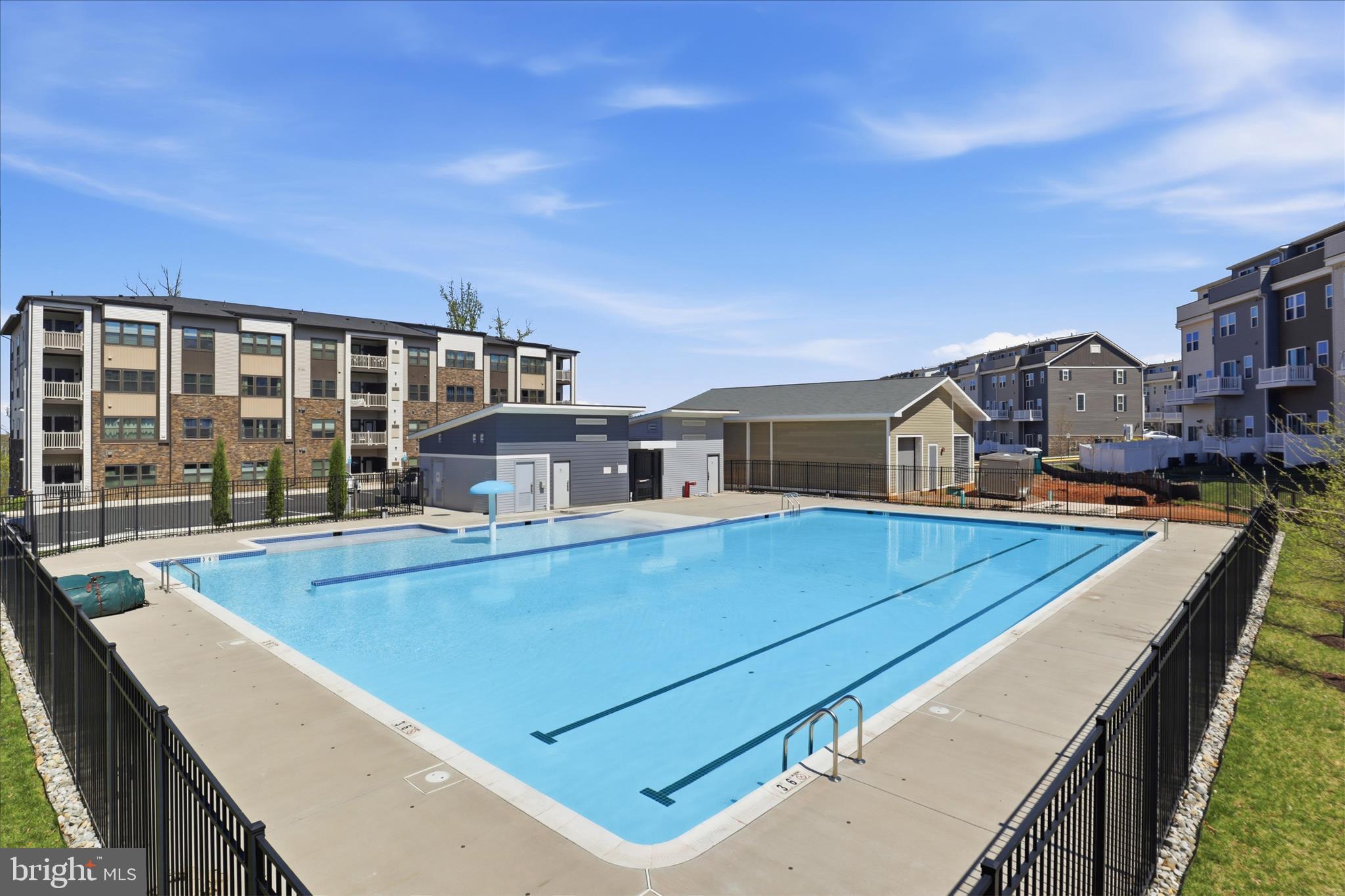 LOUDOUN VIEW CONDO FLATS - Residential