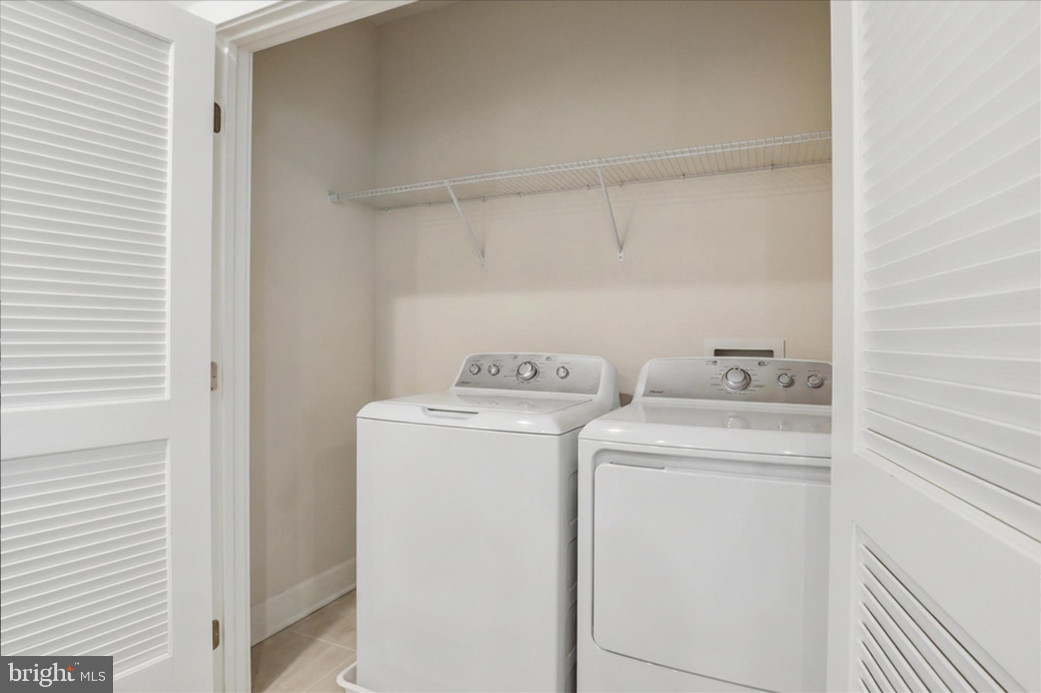 LOUDOUN VIEW CONDO FLATS - Residential