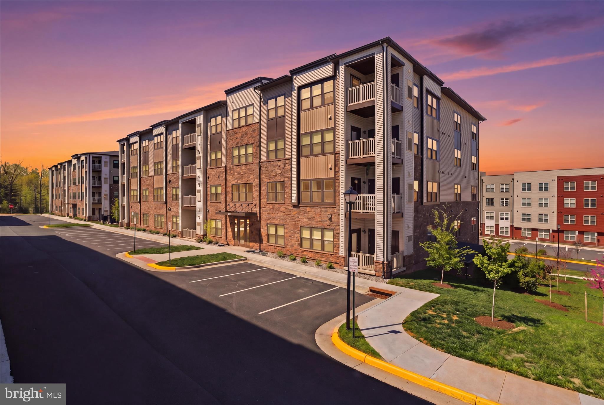 LOUDOUN VIEW CONDO FLATS - Residential