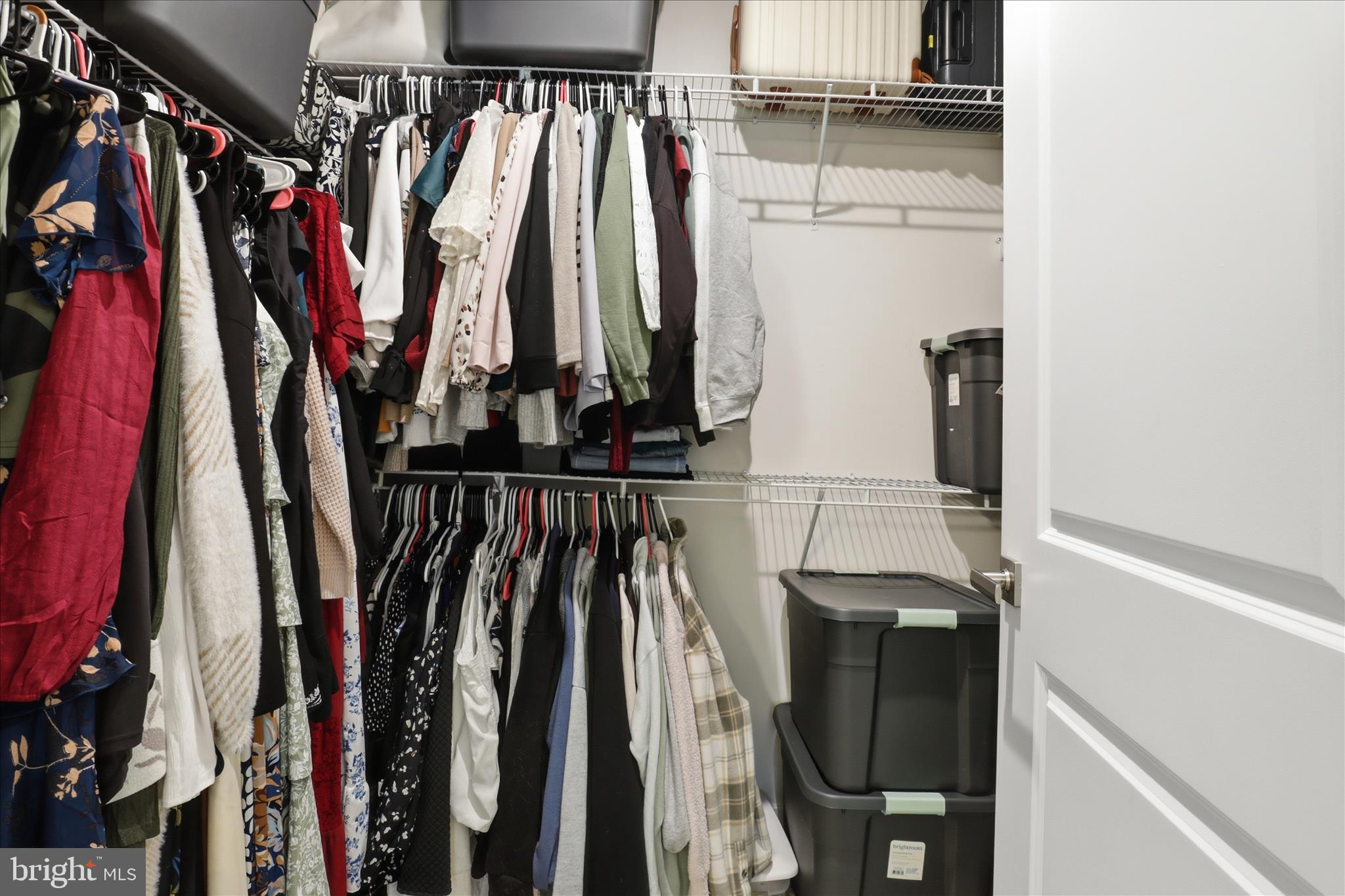 LOUDOUN VIEW CONDO FLATS - Residential