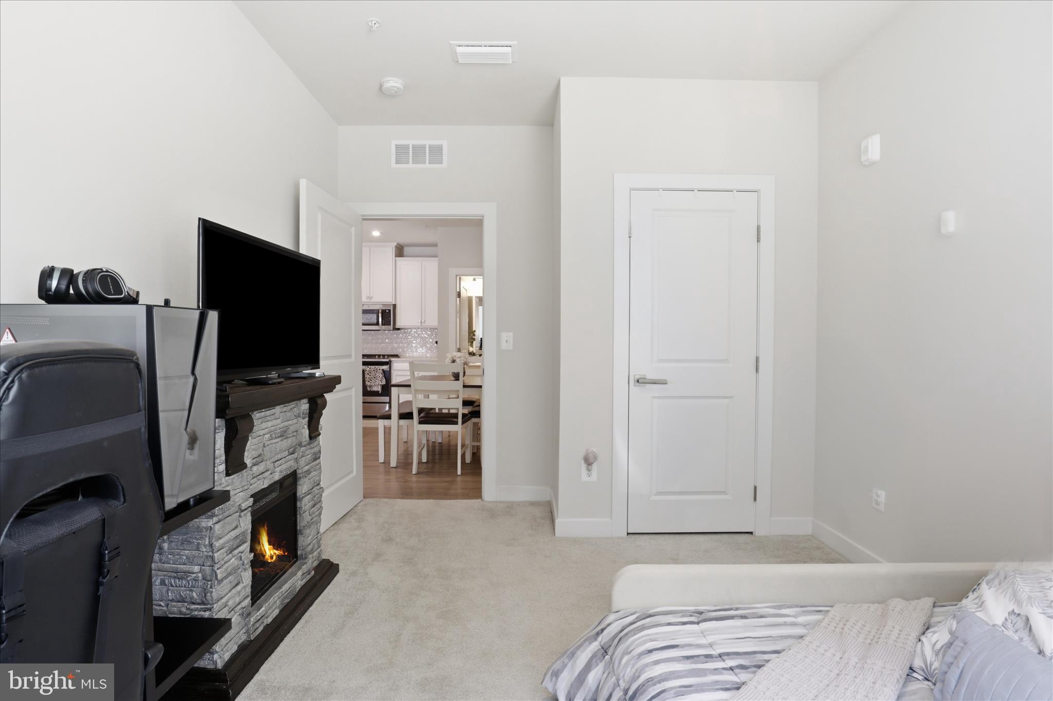 LOUDOUN VIEW CONDO FLATS - Residential