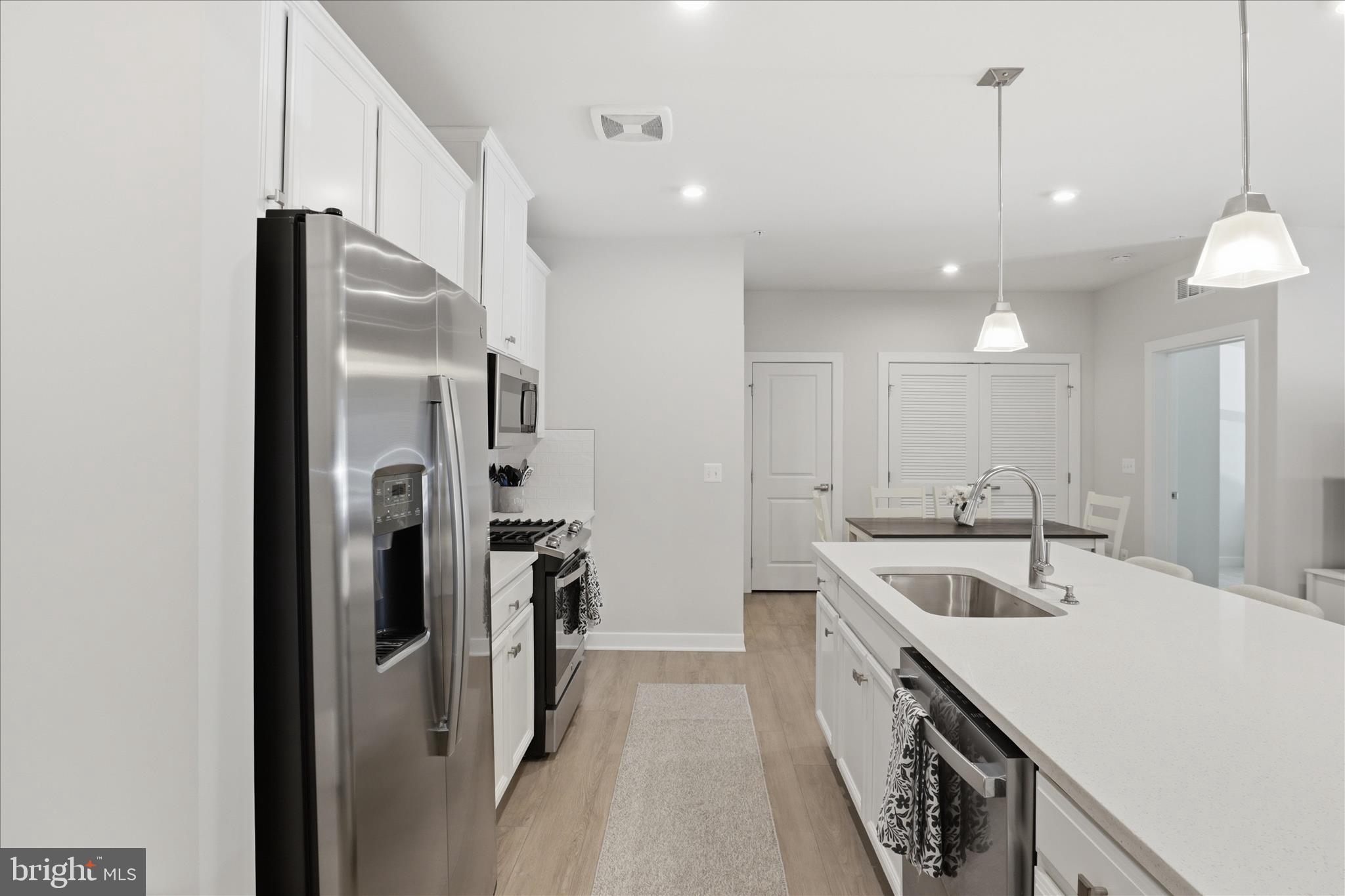 LOUDOUN VIEW CONDO FLATS - Residential